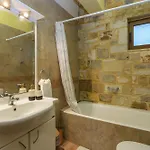 Villa-τo Petrino Villa *