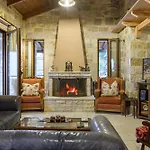Villa-τo Petrino Willa *