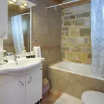 Villa-τo Petrino
