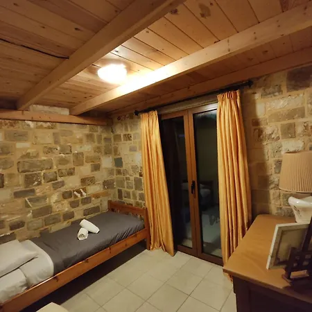 Villa-τo Petrino Villa