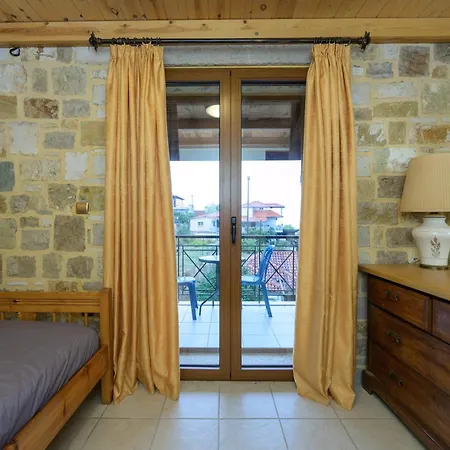 Villa-τo Petrino Villa *