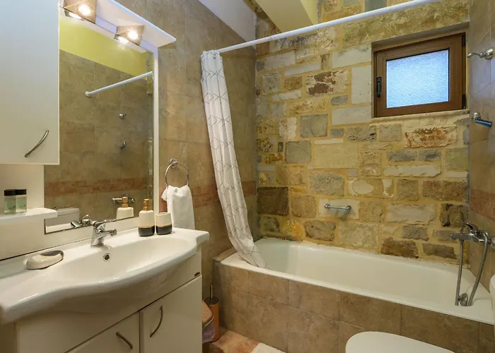 Villa-τo Petrino Villa *